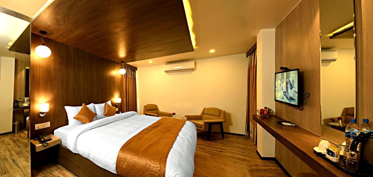 The Milestone Hotel Катманду Екстериор снимка