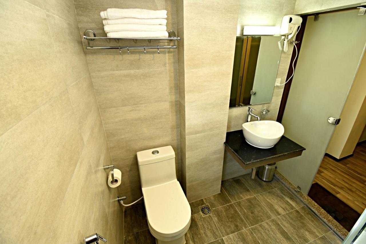 The Milestone Hotel Катманду Екстериор снимка