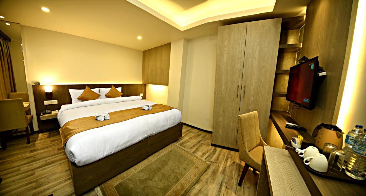 The Milestone Hotel Катманду Екстериор снимка