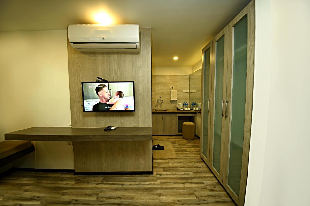 The Milestone Hotel Катманду Екстериор снимка